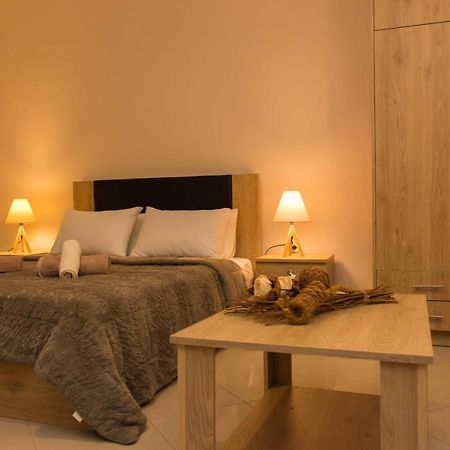 Central Luxury Studio Corinth エクステリア 写真