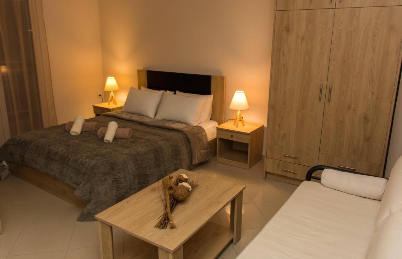 Central Luxury Studio Corinth エクステリア 写真
